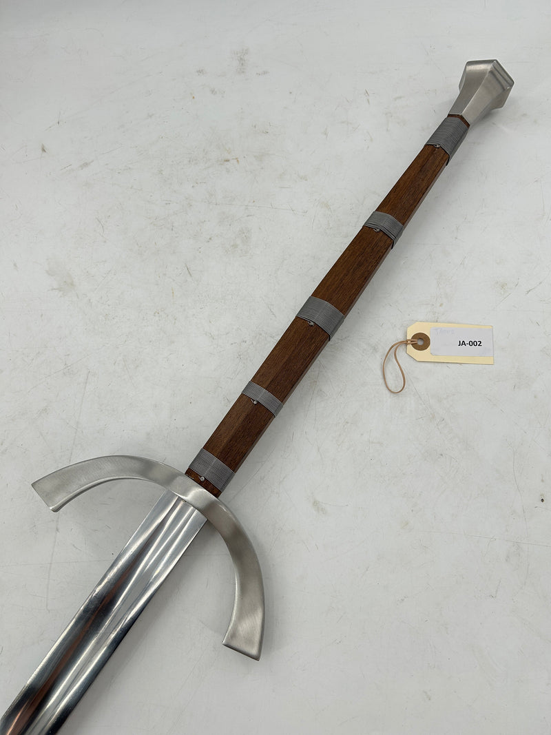 Battle-Ready Zweihander – Oakeshott Type XVIIIe Great War Sword