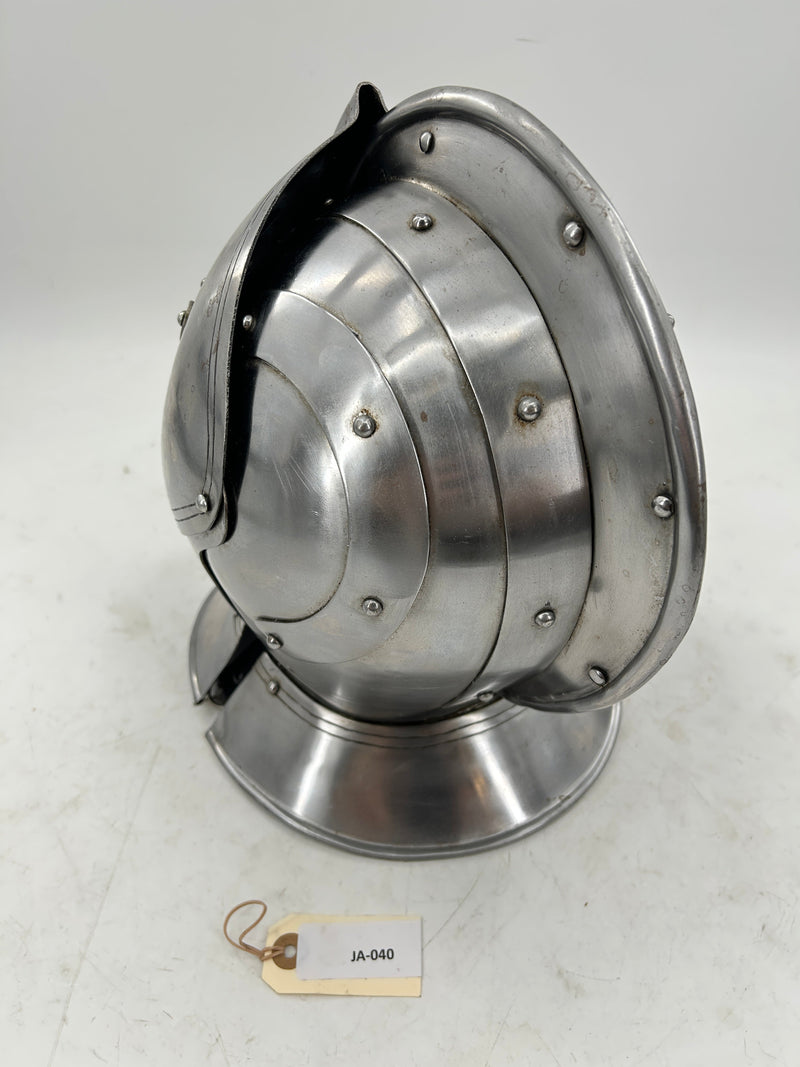 Close Helmet with Barred Grill Visor – 16 Gauge Steel
